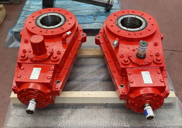Two pendular Gearboxes MGS OS3HS-460 for Cartiera del Chiese in Montichiari