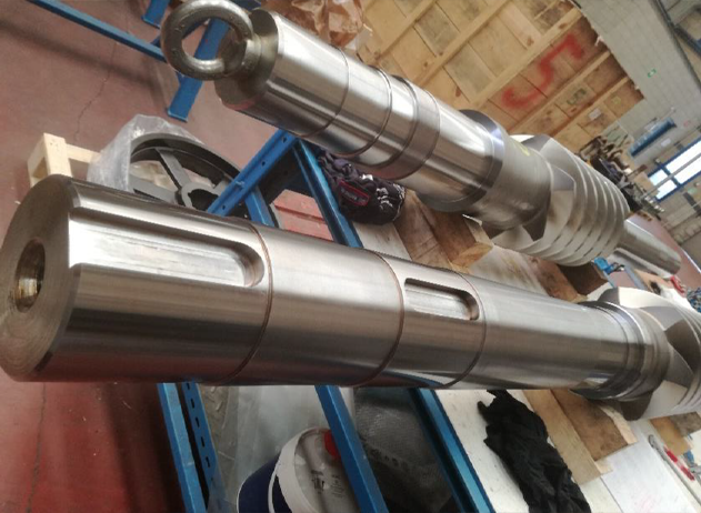 Spare parts for worm screws and helical wheel for steelworks for Vinton Steel