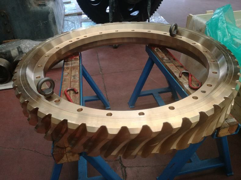 Spare parts for worm screws and helical wheel for steelworks for Vinton Steel