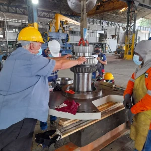 ABS and MGS Gears team assembling the new gearbox transmission set in the Cementos San Marcos plant