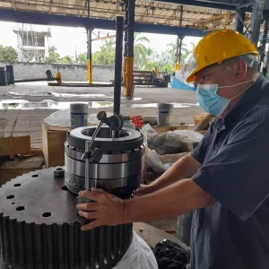 MGS Gears technician checks bearing dimensions at San Marcos cement plant