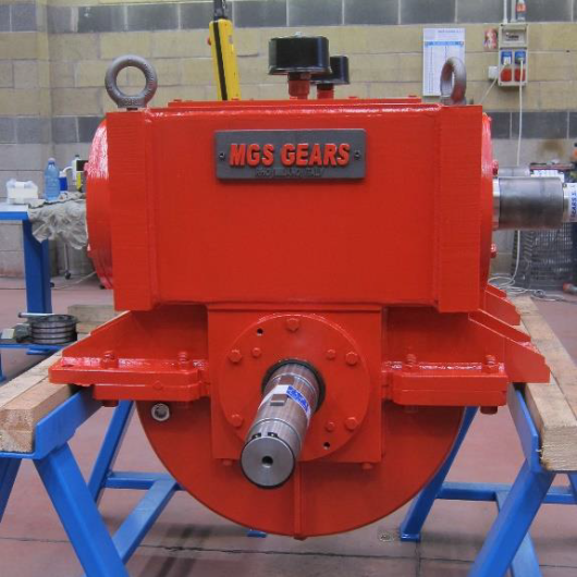 Gearbox MGS with worm screw and helical wheel self-propelled crane translation for Arcelor Mittal